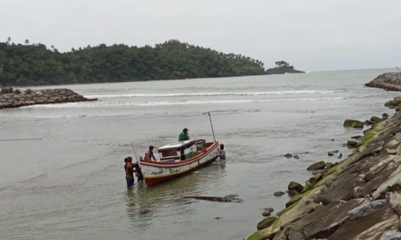 <p>Kuala Dangkal, Nelayan Aceh Tak Bisa Melaut</p>
