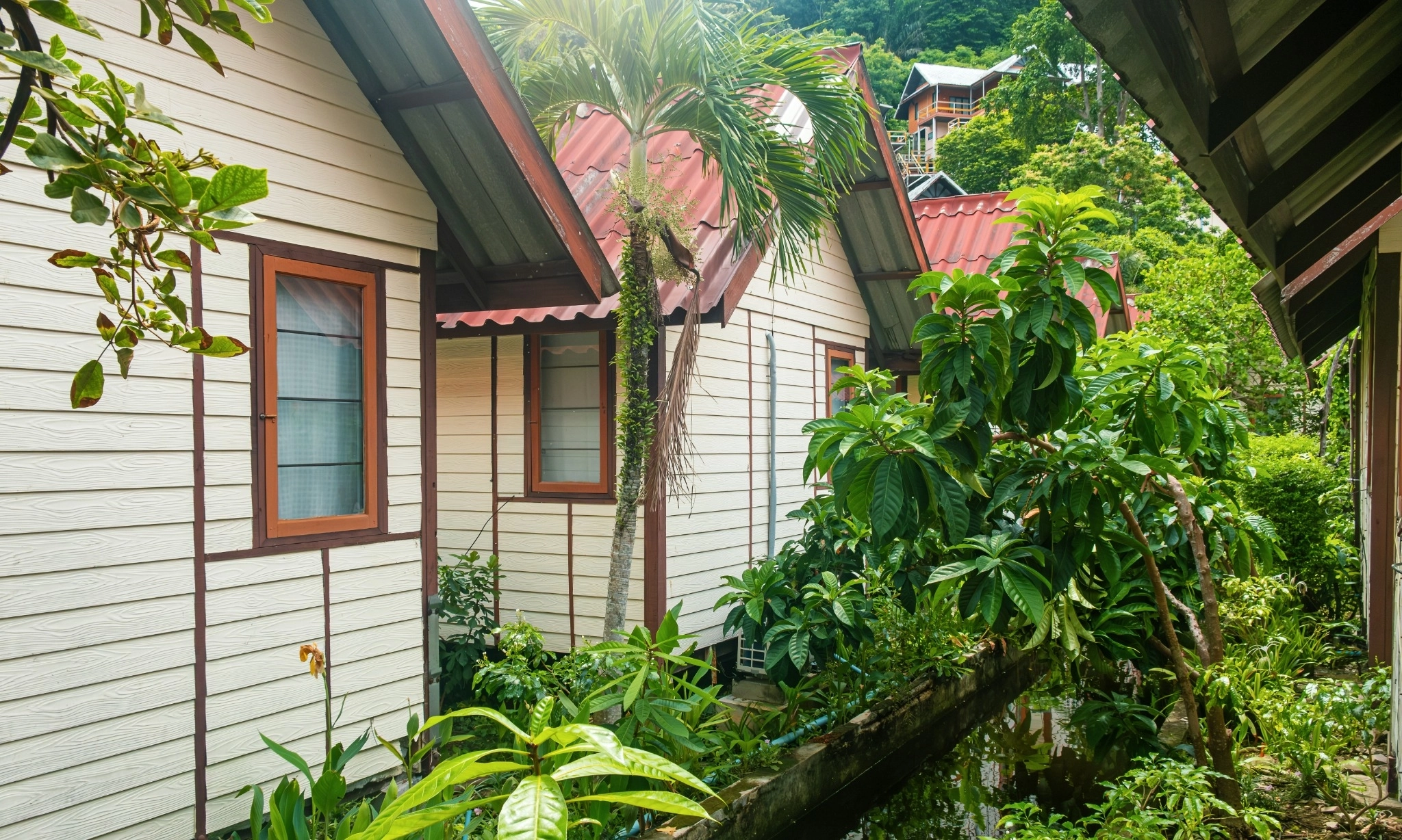 <p>Pariwisata Hijau Berkelanjutan<em id="isPasted">&nbsp;</em>Dengan <em id="isPasted">Eco Resort</em>&nbsp;</p>