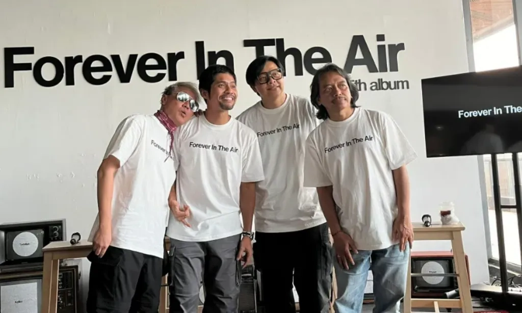 <p>GIGI Rekam Album <em id="isPasted">Forever In The Air</em> Di Power Station at Berklee NYC&nbsp;</p>