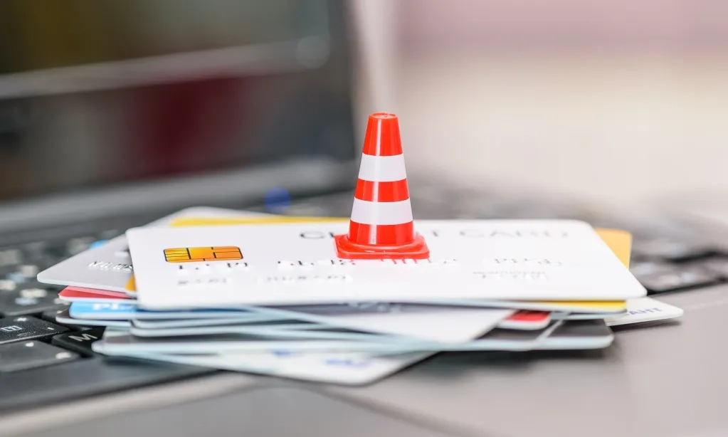 <p id="isPasted">OJK Bakal Bagi Rekening 3 Kategori: Aktif, Tidak Aktif, <em>Dormant</em></p>