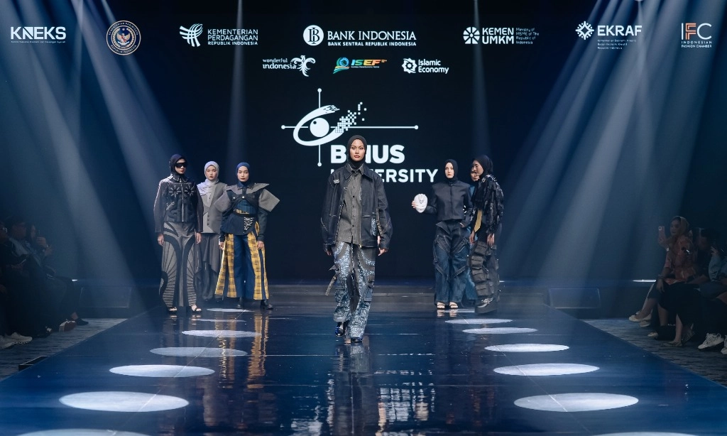 <p>IN2MOTIONFEST 2025 Jadi Panggung Mahasiswa Pamerkan Karya Fesyen&nbsp;</p>