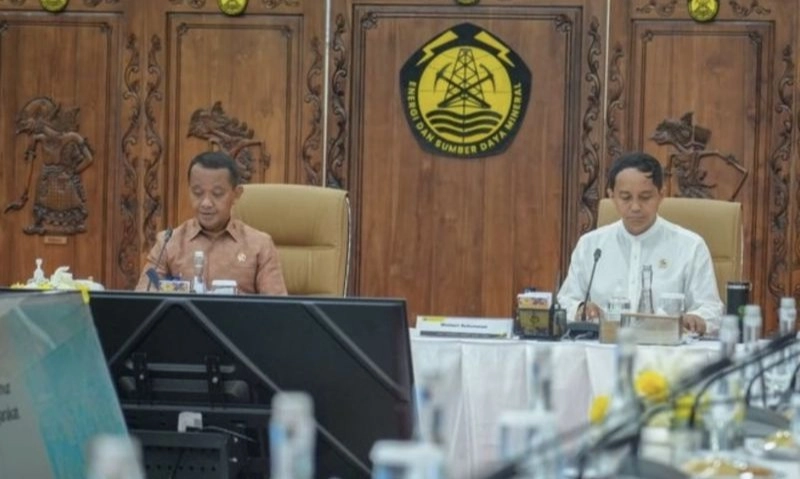 <p id="isPasted">Kemenhut Dukung Legalisasi 45 Ribu Sumur Rakyat, Wajib Jual ke Pertamina</p>