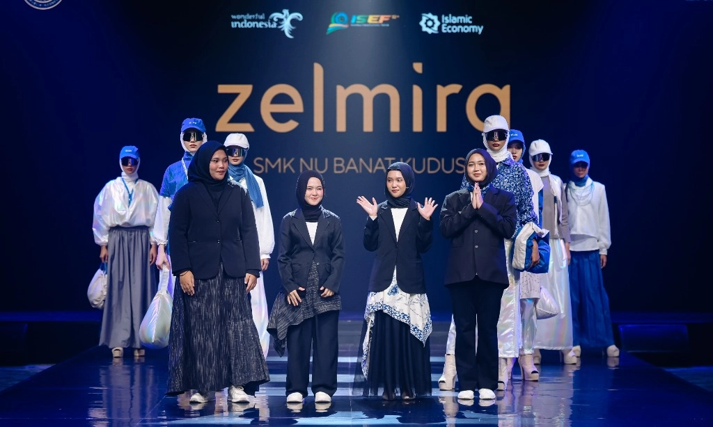 <p>Koleksi Fesyen SMK NU Banat Kudus Melenggang Di IN2MOTIONFEST 2025</p>