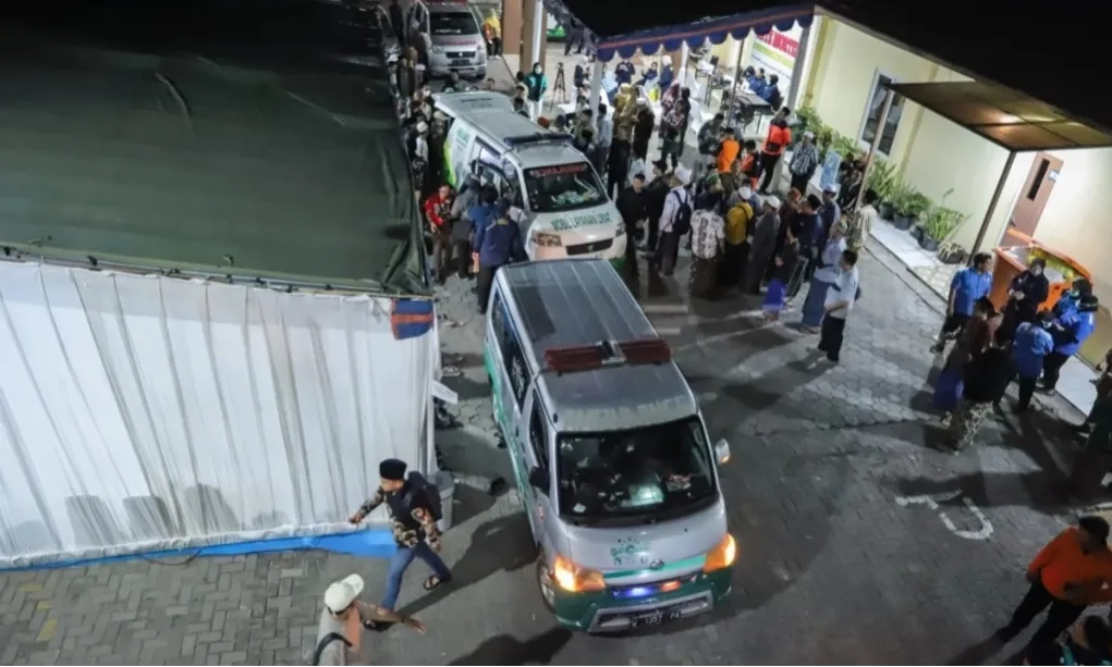<p>50 Jenazah Ponpes Ambruk Sudah Teridentifikasi</p>