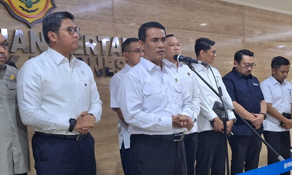 <p>Rugikan Petani Rp600 M, Mentan Cabut Izin 2.039 Kios Pupuk Curang</p>