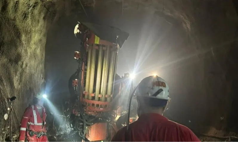 <p id="isPasted"><em>Smelter</em> PTFI Di JIIPE Terancam Setop Beroperasi Akhir Oktober</p>