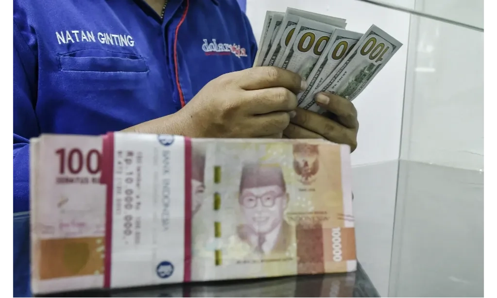 <p><em>Yes</em> Rupiah Menguat! Didukung Ekpektasi Penurunan Bunga The Fed Oktober</p>