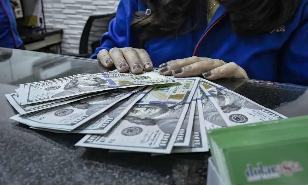 <p>Capai US$431,9 M, Utang Luar Negeri RI Agustus Melambat 2%</p>