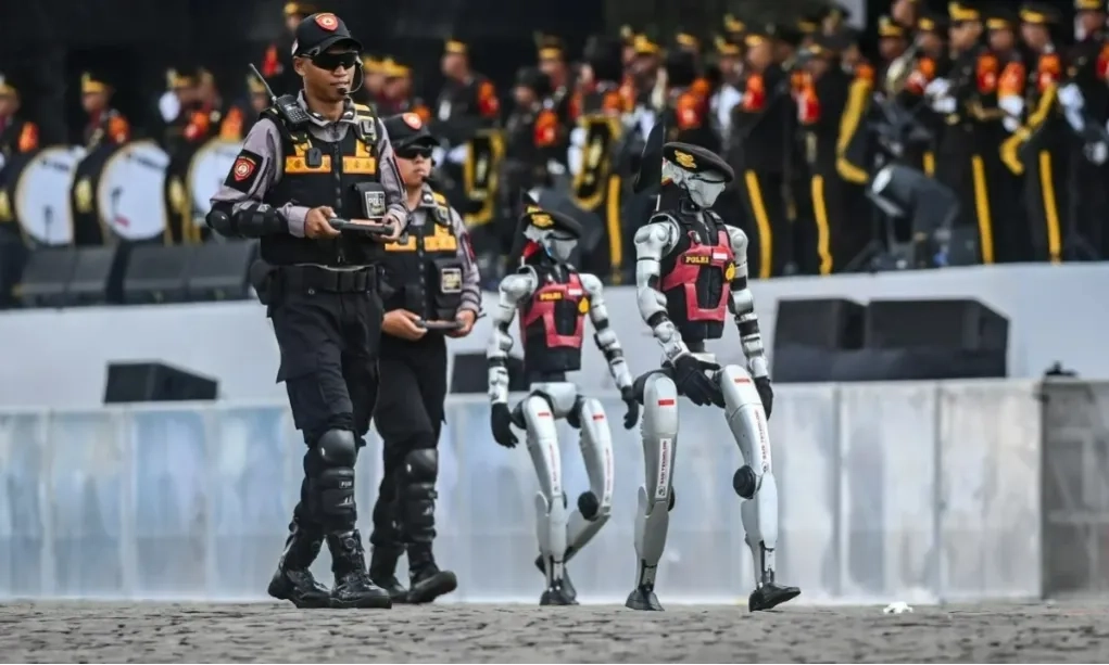 <p>Yusril Nilai Polri Jaga Keseimbangan Tugas Pokok</p>