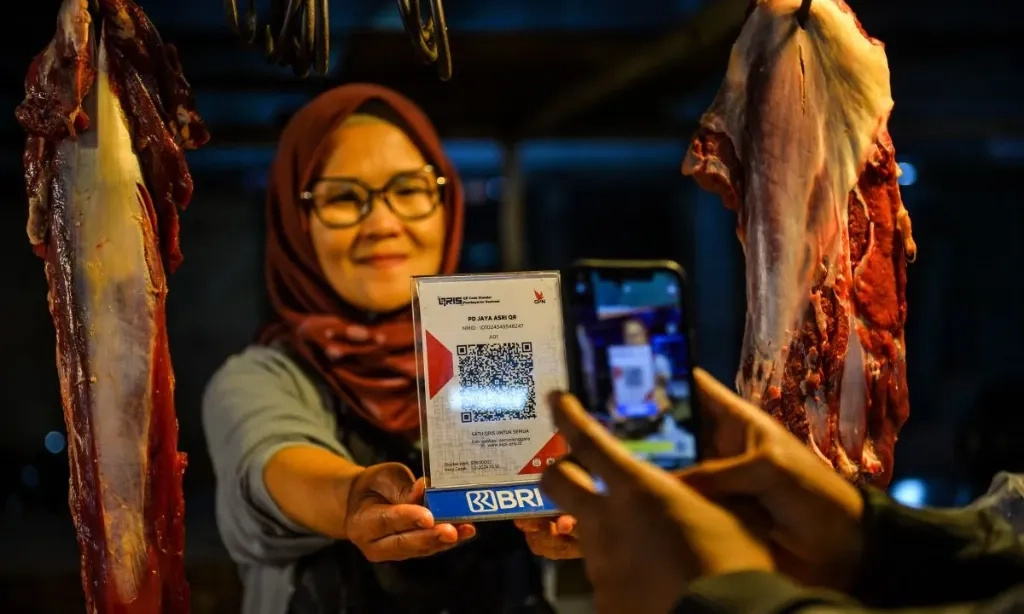 <p>Salip Kartu Kredit, Airlangga: Kompetitor Mulai Jengah Dengan QRIS!</p>