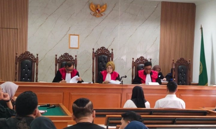 <p>Korupsi Bandung Zoo, Dua Terdakwa Divonis 7 Tahun Penjara</p>