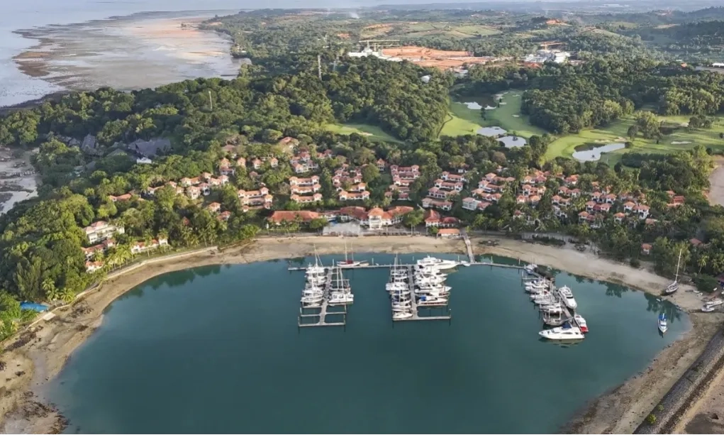 <p>Potensi Kawasan Nongsa Di Batam Sebagai Gerbang Pariwisata Indonesia</p>