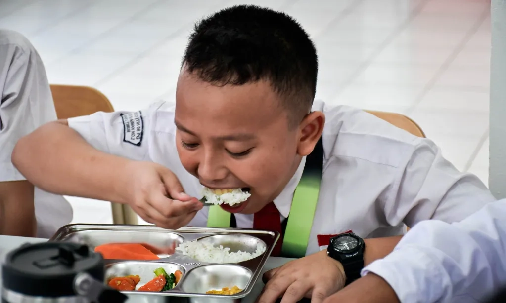 <p>DPR Usul Dapur Sekolah MBG Di Daerah 3T&nbsp;</p>