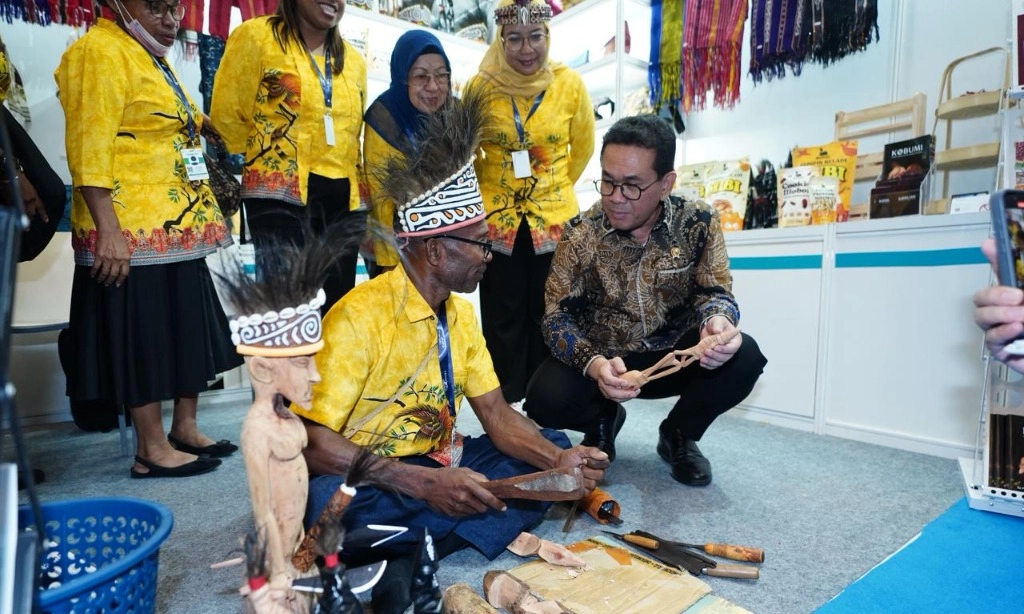 <p id="isPasted">Hari Ketiga TEI 2025 Raup MoU Senilai US$1,15 Miliar</p>