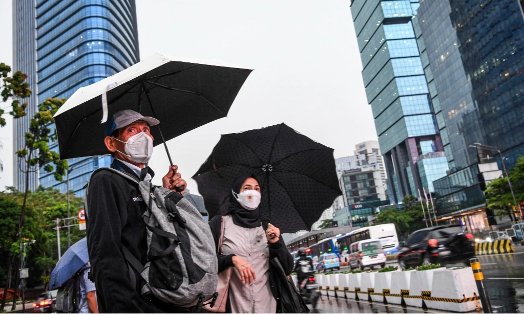 <p>Filtrasi Udara Jakarta Untuk Mengurangi Mikroplastik di Air Hujan&nbsp; &nbsp;</p>