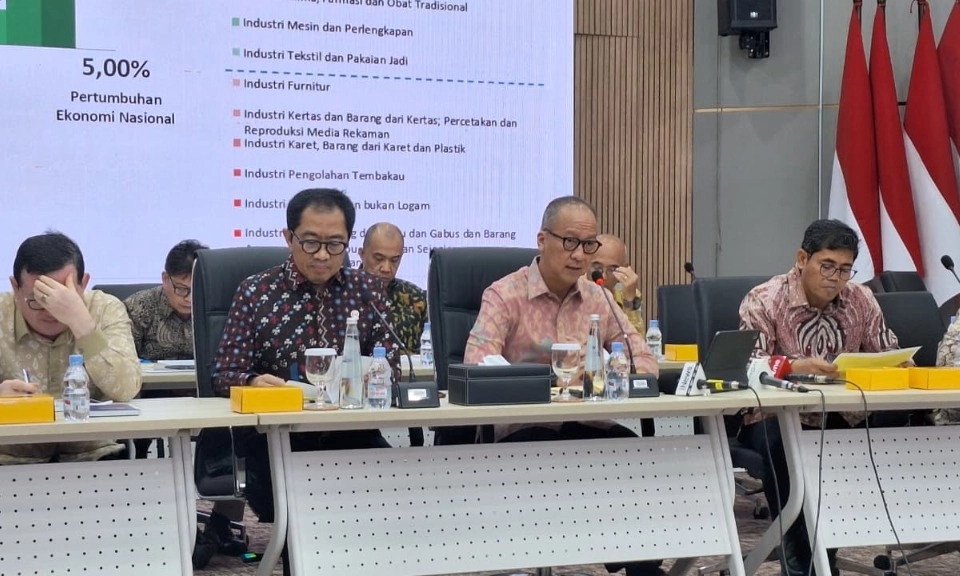<p>Setahun Sektor Industri Prabowo; Tumbuh 4,94%-Unggul Di ASEAN</p>