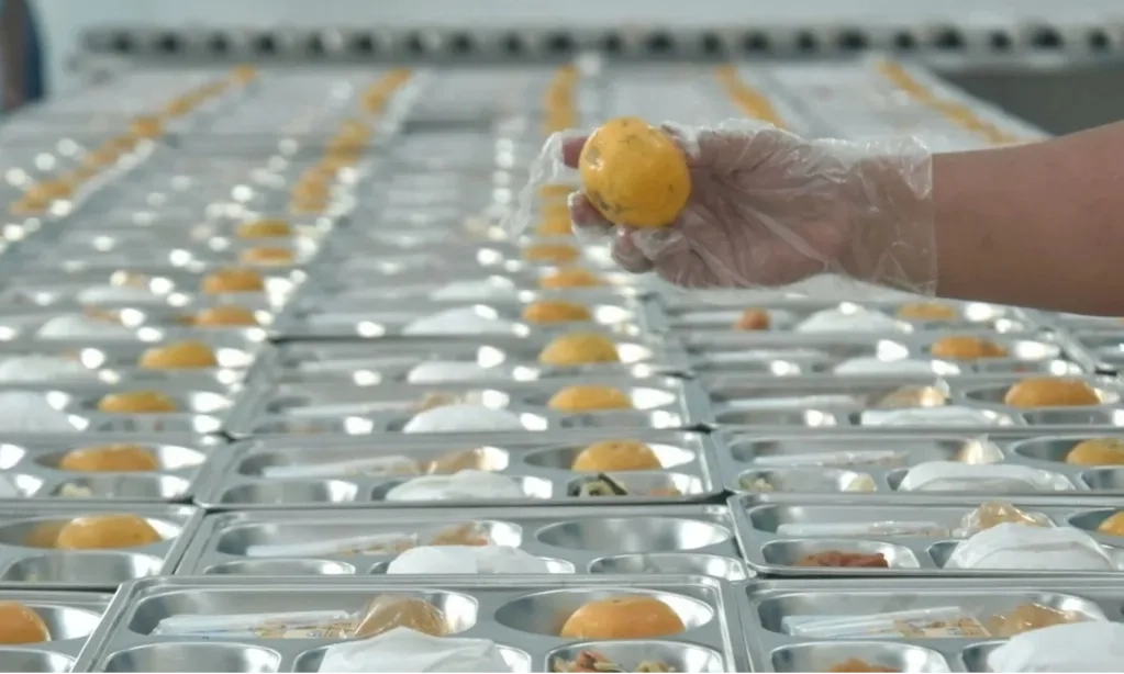 <p id="isPasted">SPPG Sarat Masalah, MBG Ke Mana Arah?</p>