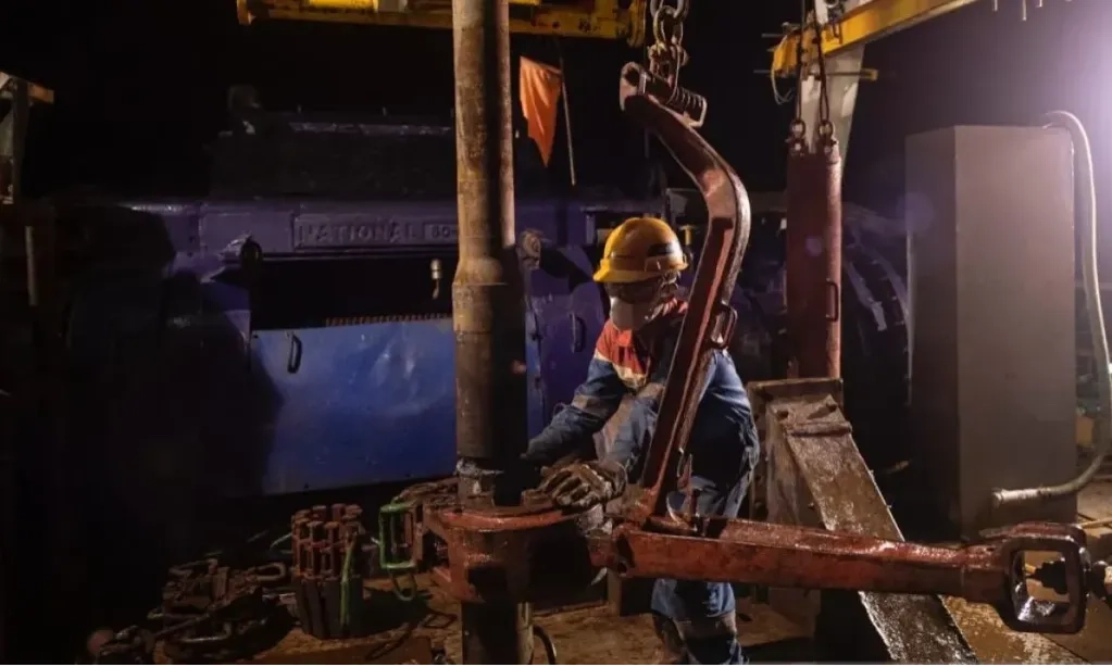 <p id="isPasted">Penuhi Target <em>Lifting</em> Minyak Sejuta Barel, Bos Pertamina Siap Masifkan Eksplorasi</p>