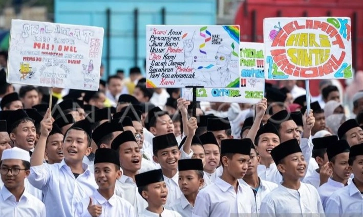 <p>Hari Santri, Anggota DPR: Pesantren Harus Jadi Tempat Yang Aman</p>