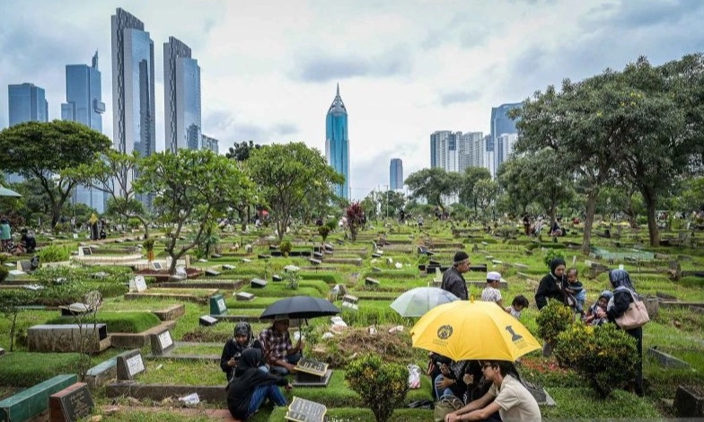 <p>Lahan Pemakaman Jakarta, 69 Dari 80 TPU Sudah Penuh</p>