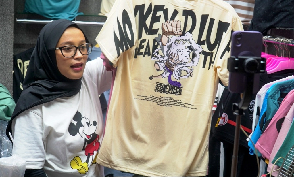 <p>Tembus Rp134,6 T! Rombongan Promo Perkuat Transaksi <em>E-Commerce</em> Kuartal III </p>