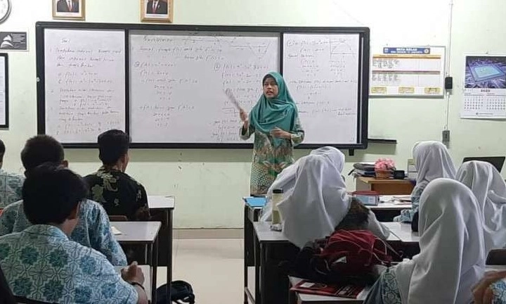 <p>Pelatihan Bahasa Inggris Untuk 50.000 Guru Mulai 2026</p>