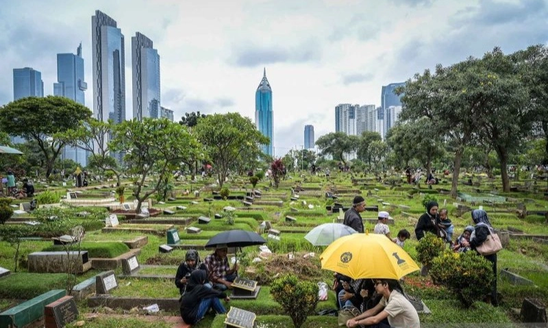 <p>Jakarta Dinilai Perlu Lakukan Pendataan Makam</p>