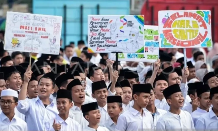 <p>Menjaga Iman Santri Di Tengah Gelombang Teknologi</p>