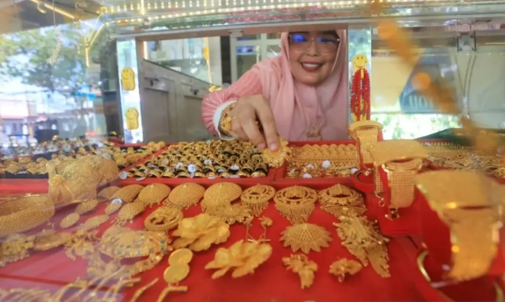 <p>Pajak Emas Diusulkan Berubah, 3% Dibebankan Penuh Ke Produsen</p>