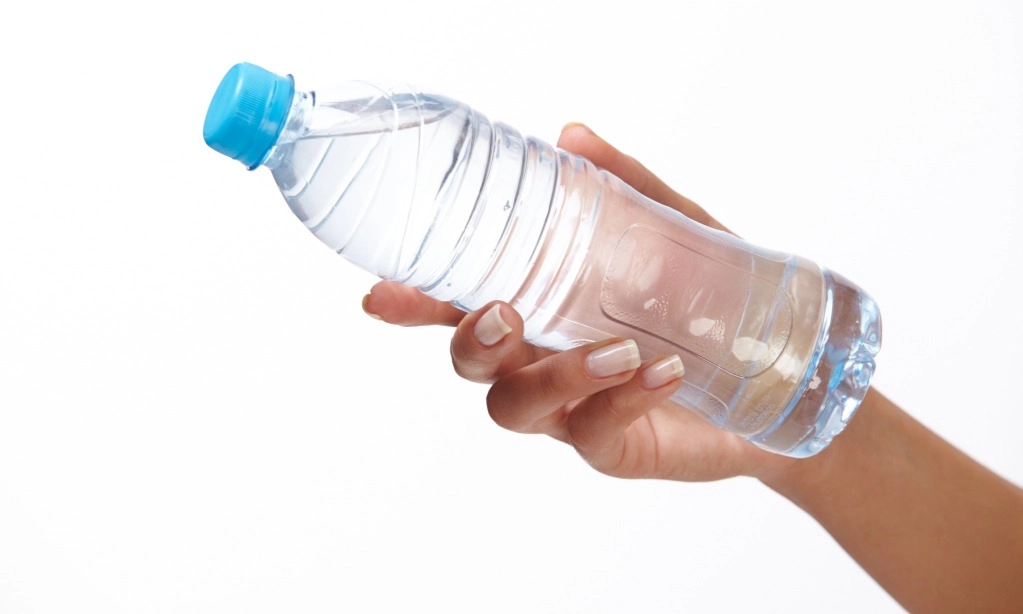 <p>Temuan Aqua Isi Air Sumur Bor, DPR Beri Komentar Ini</p>