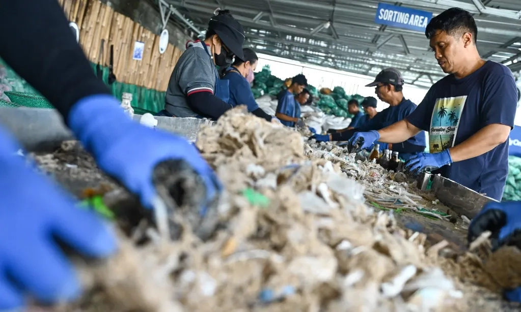 <p>Cara Mengelola Sampah Kurangi Potensi Mikroplastik</p>