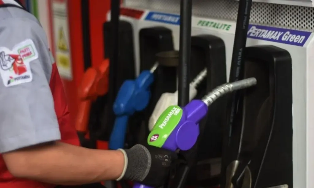 <p>Bahlil: Etanol Jadi Instrumen Tekan Ketergantungan Impor BBM 23 Juta KL</p>