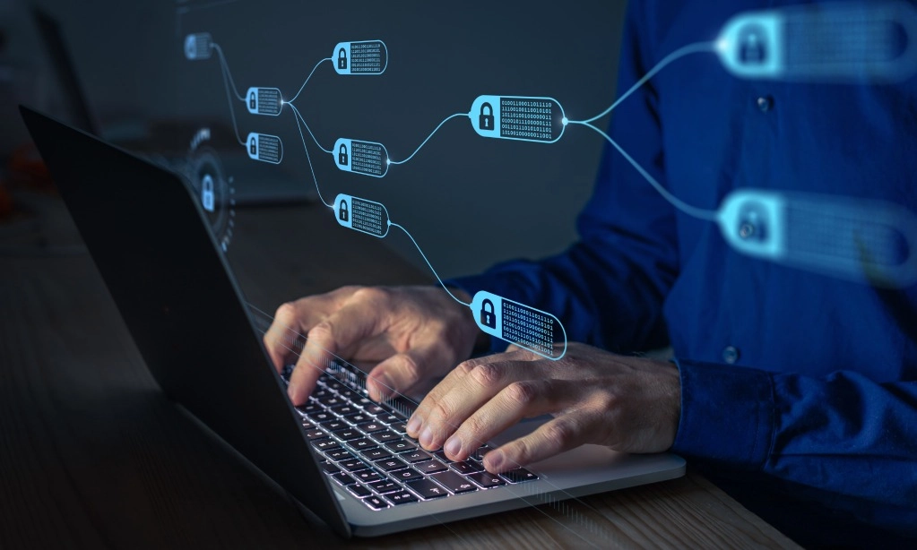 <p id="isPasted">Manfaatkan AI, <em>Hacke</em>r Kini Beroperasi Seperti<em>&nbsp;Startup</em></p>