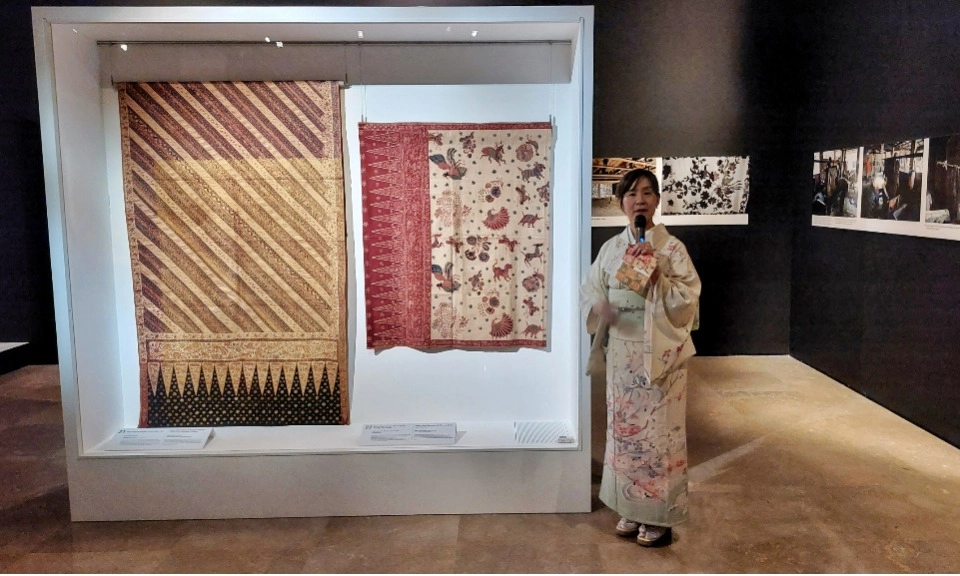 <p>Pengaruh Batik Terhadap Kain Jepang Tradisional</p>
