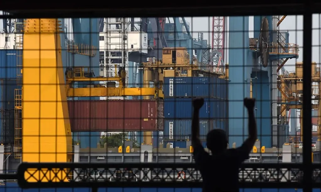 <p>Likuiditas Stabil, UOB Proyeksi Pertumbuhan Ekonomi Kuartal IV Kuat!</p>