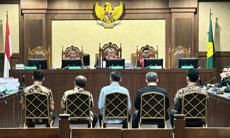 <p>Tiga Hakim Vonis Lepas CPO Dituntut 12 Tahun Penjara</p>