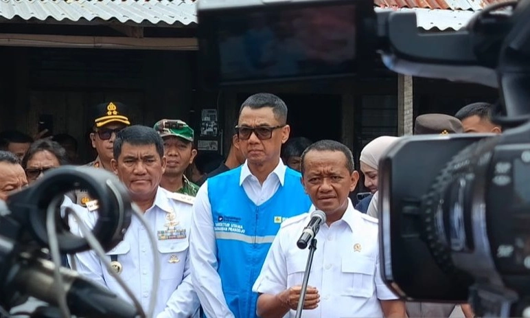 <p>Bahlil Janjikan Seluruh Sulawesi Utara Terang Benderang Tahun Depan</p>