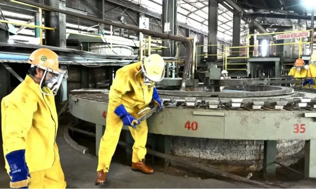 <p>Hilirisasi Kunci Nilai Tambah, Menperin Dukung RI Tobat Jualan Bahan Mentah!</p>