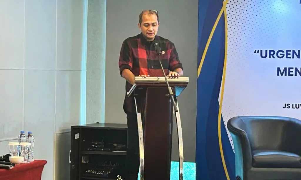 <p>Wamenkum Nilai Standarisasi Kemasan Rokok Langgar UU Merek</p>