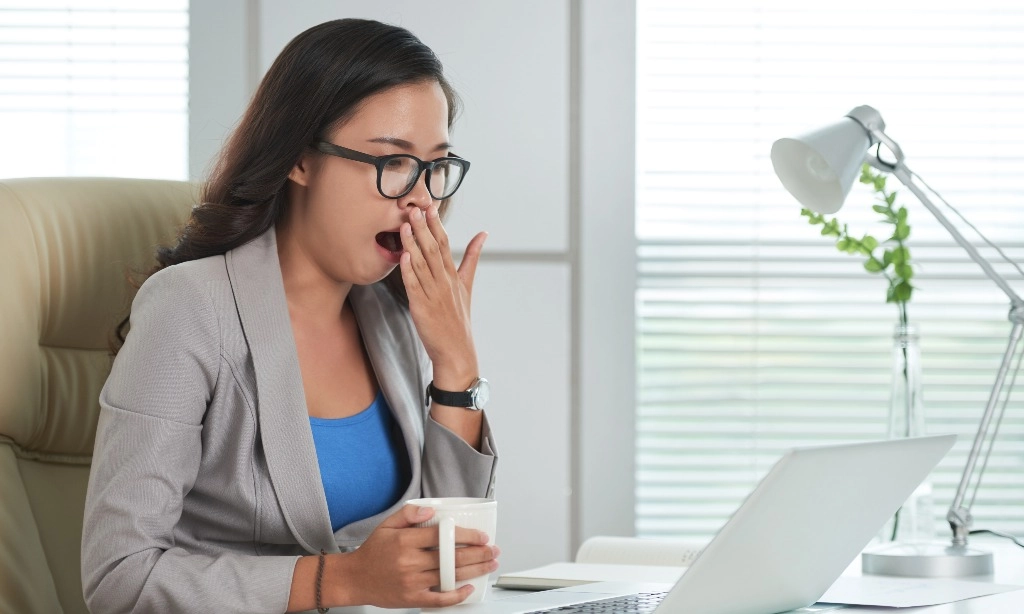 <p>Bukan Karena Kekenyangan, Ini Penyebab Rasa Ngantuk Setelah Makan Siang</p>