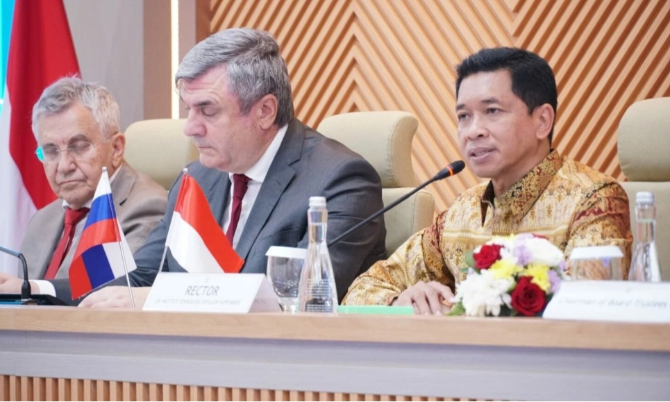 <p>Pakar ITS Akan Kembangkan &quot;Whoosh Laut&quot;, Tiru Kapal Cepat Rusia</p>