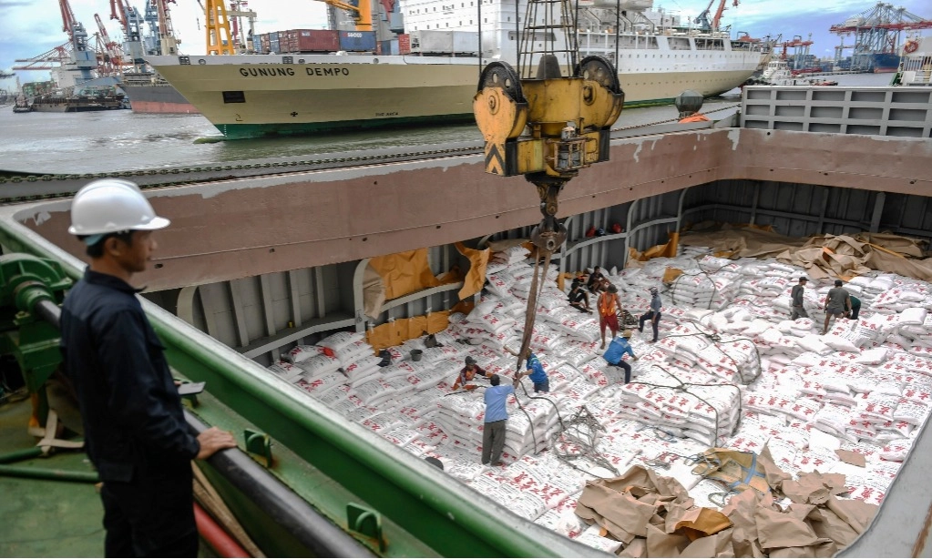 <p>Korupsi Impor Gula, 5 Bos Swasta Dihukum 4 Tahun Bui</p>