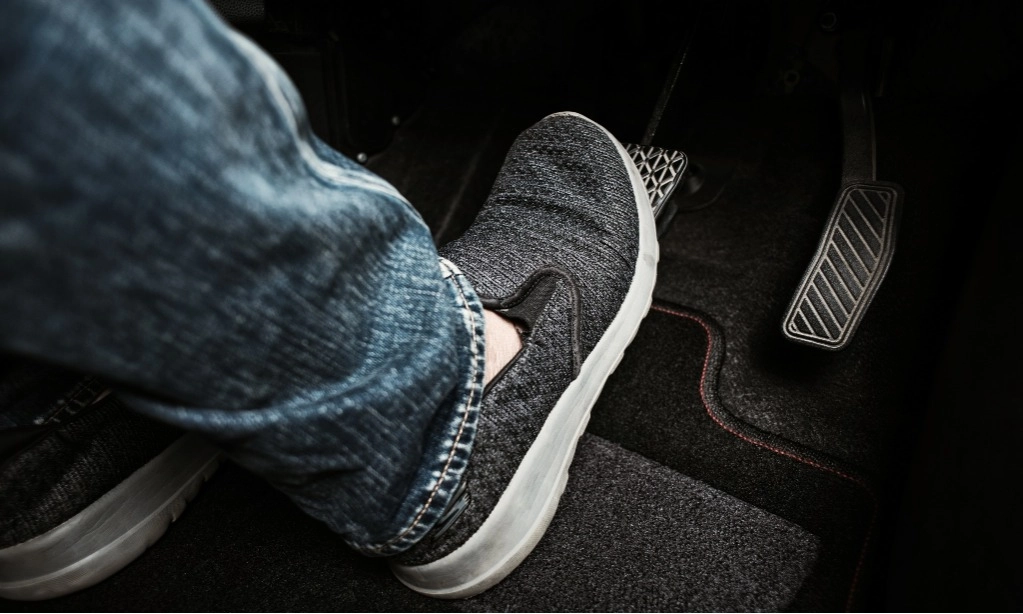 <p id="isPasted">4 Kebiasaan Mengerem Yang Bisa Merusak Mobil</p>