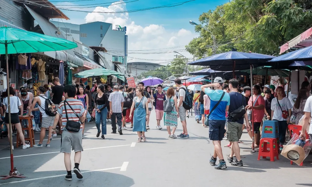 <p>Rekomendasi Tempat Belanja Di Bangkok</p>