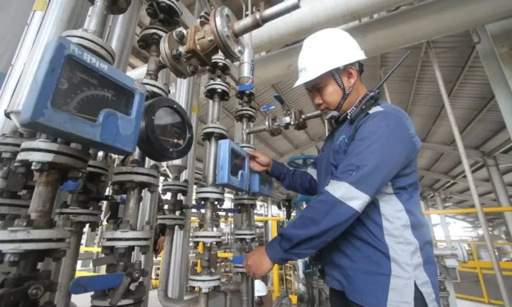 <p dir="ltr" id="isPasted">Menarget E10 Di Tengah <em>Roadmap</em> Abu-Abu Dan Masalah Bahan Baku&nbsp;</p>