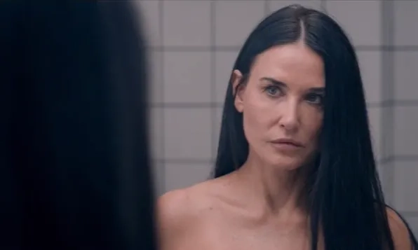 <p id="isPasted">5 Film Menegangkan Yang Cocok Jadi Tontonan Malam Halloween</p>