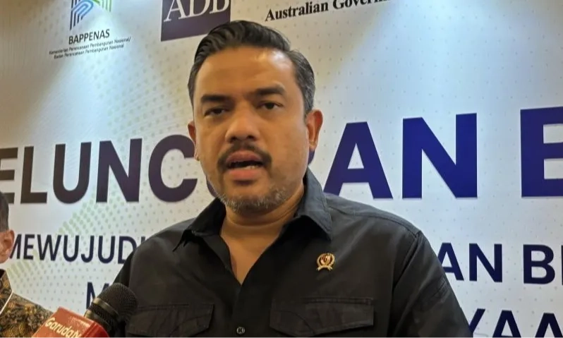 <p id="isPasted">Menteri UMKM: Waralaba Jadi Jembatan Efektif Agar Usaha Mikro Dan Kecil Naik Kelas</p>