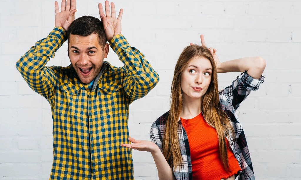 <p id="isPasted">Cara Sopan Berhenti Menjadi <em>People Pleaser</em></p>