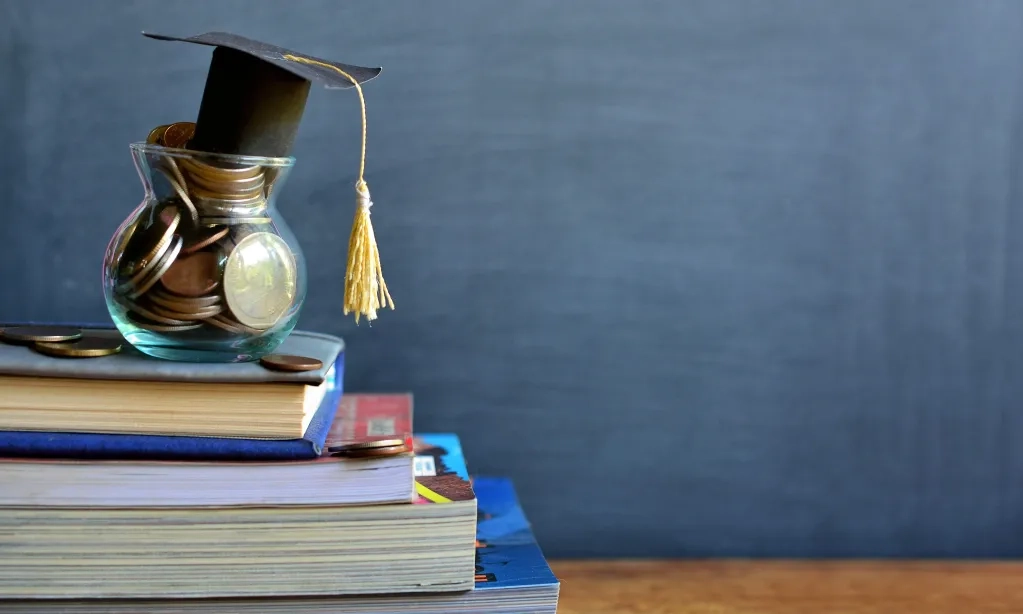 <p>Mendikti Ajak Pemda Buat KIP Kuliah Daerah</p>