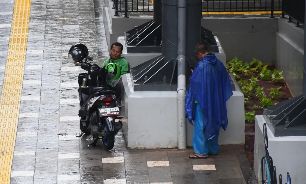 <p>Hujan Mengandung Miroplastik Sebagai Peringatan Dini&nbsp;</p>